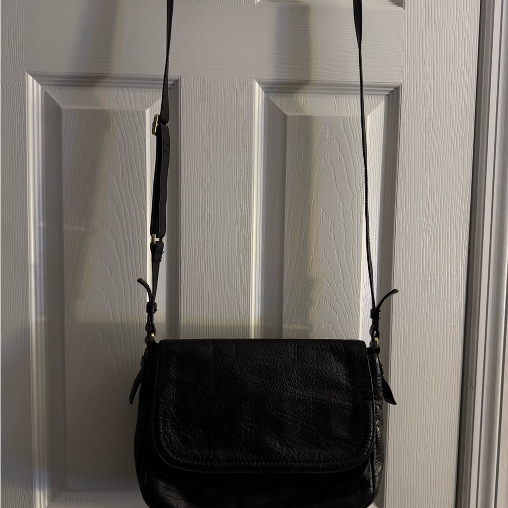 Fossil Classic Leather Black Crossbody Bag - Picture 2 of 6